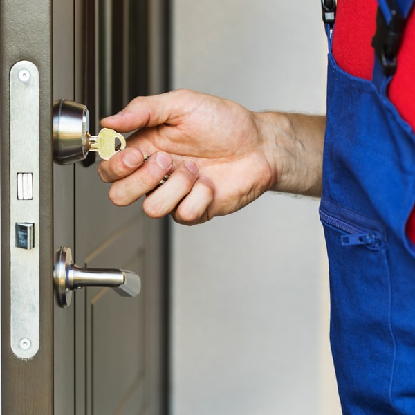 el tiempo promedio de instalación de cerraduras en la cerrajería residencial es de una hora